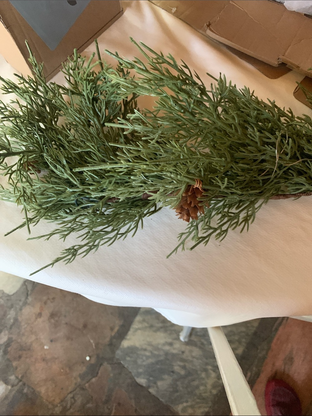 6 ft Artificial Cedar Holiday Garland with Pinecones - Green with battery light